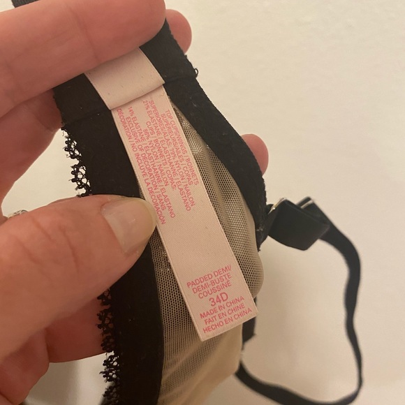 Victoria’s Secret padded black lace demi bra - Picture 7 of 9